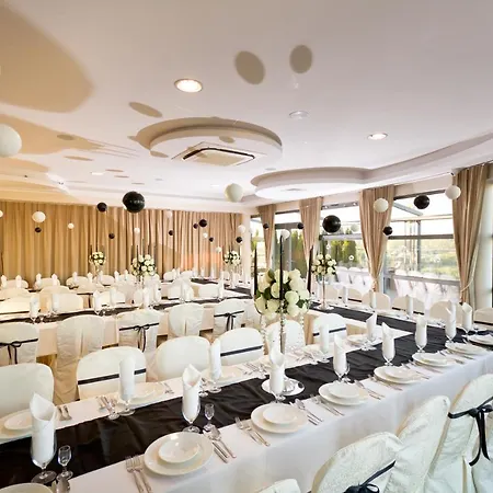 Olimp Business & ホテル 3*